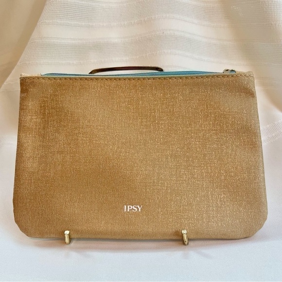 ipsy‎ Glam Bag STAY GOLDEN Gold EUC Like New💄3/$12💄5/$15 - Picture 2 of 10